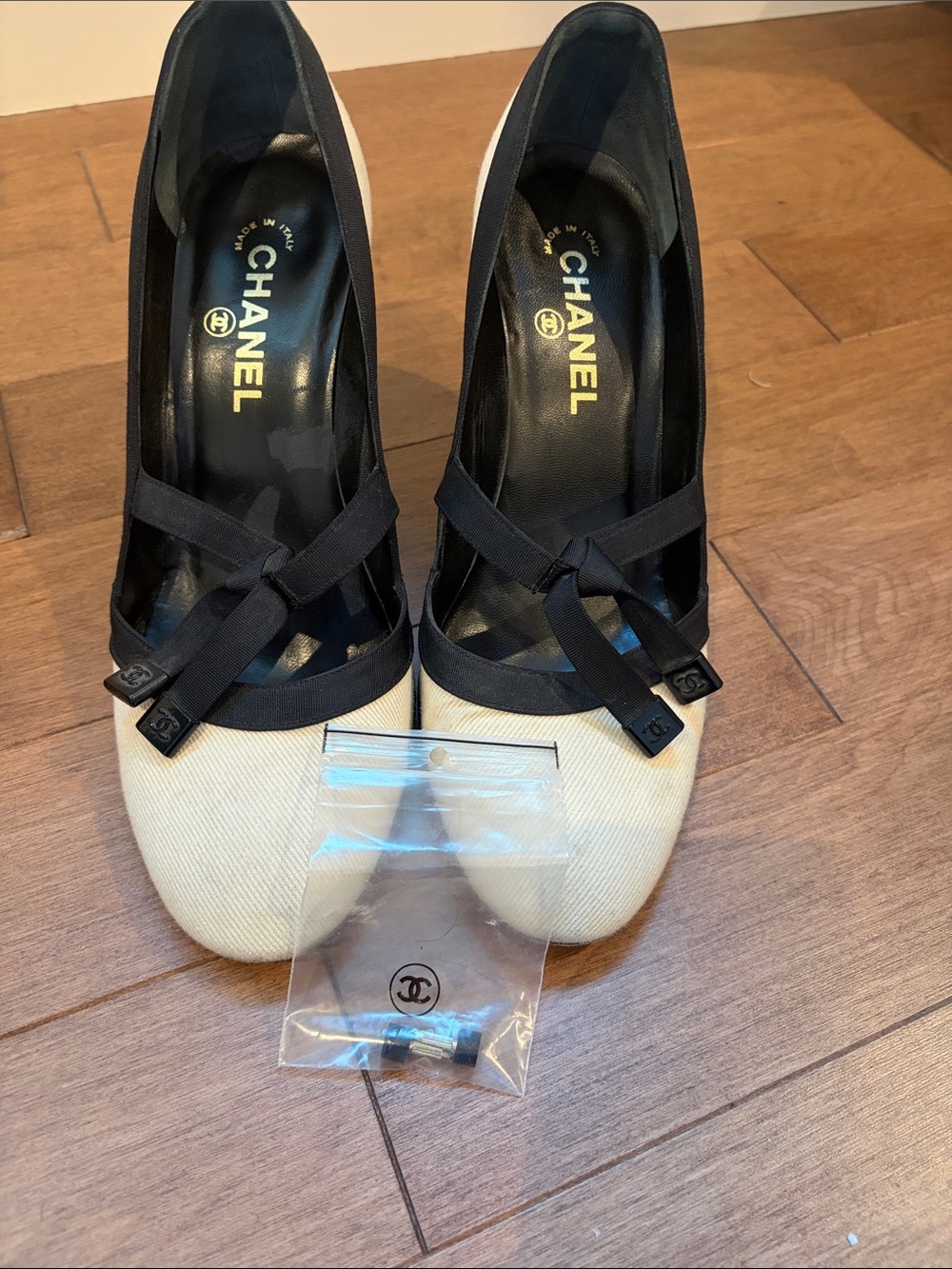 CHANEL Cream Canvas and Black Trim Bow Pumps Sz 40